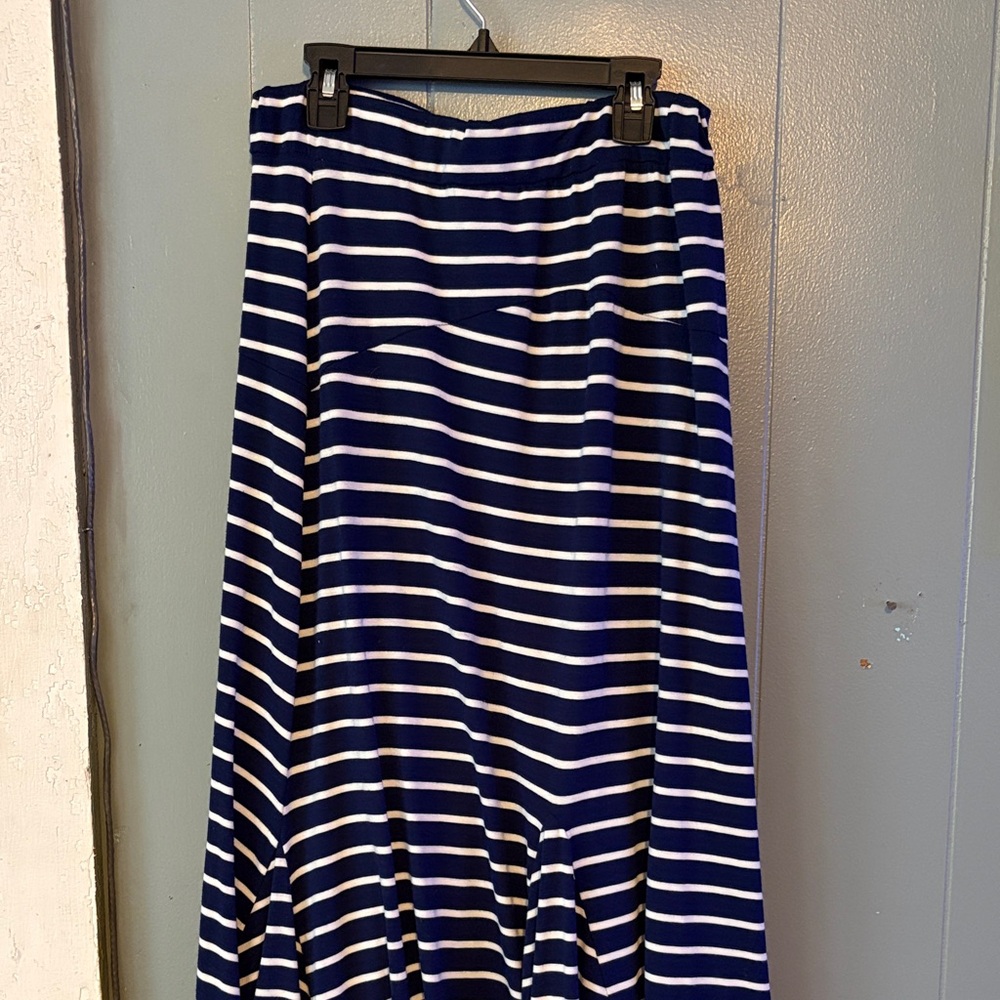 Elegant Striped Maxi Skirt